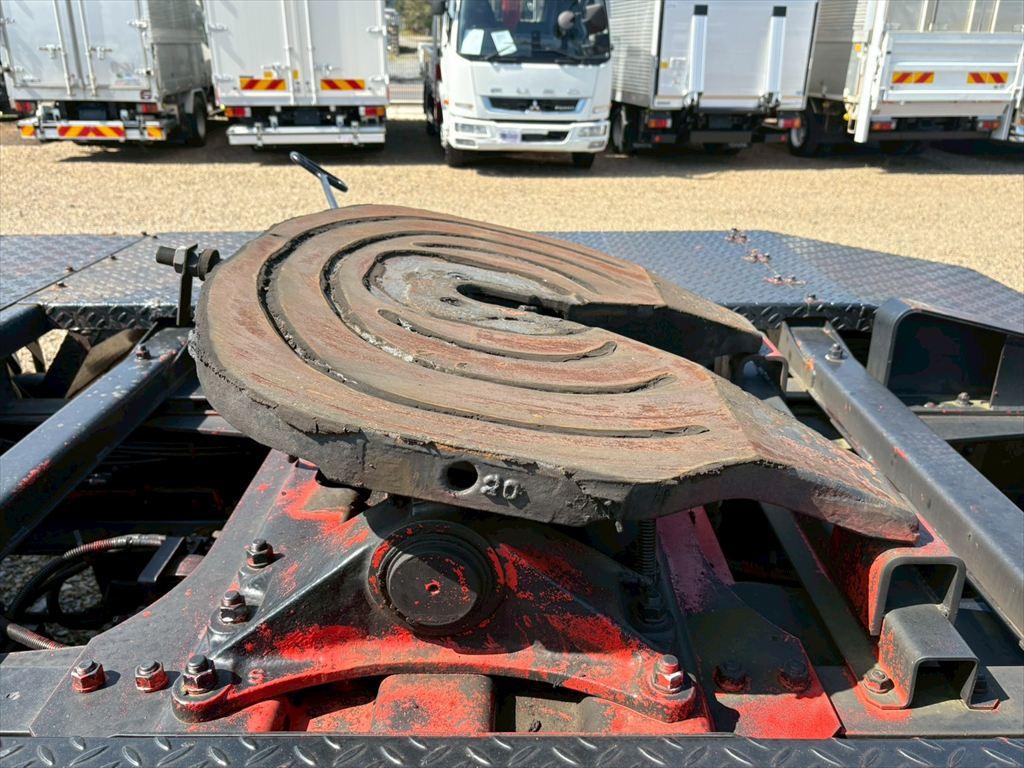 いすゞ ギガ QDG-EXZ52BJ(6x4)の写真10