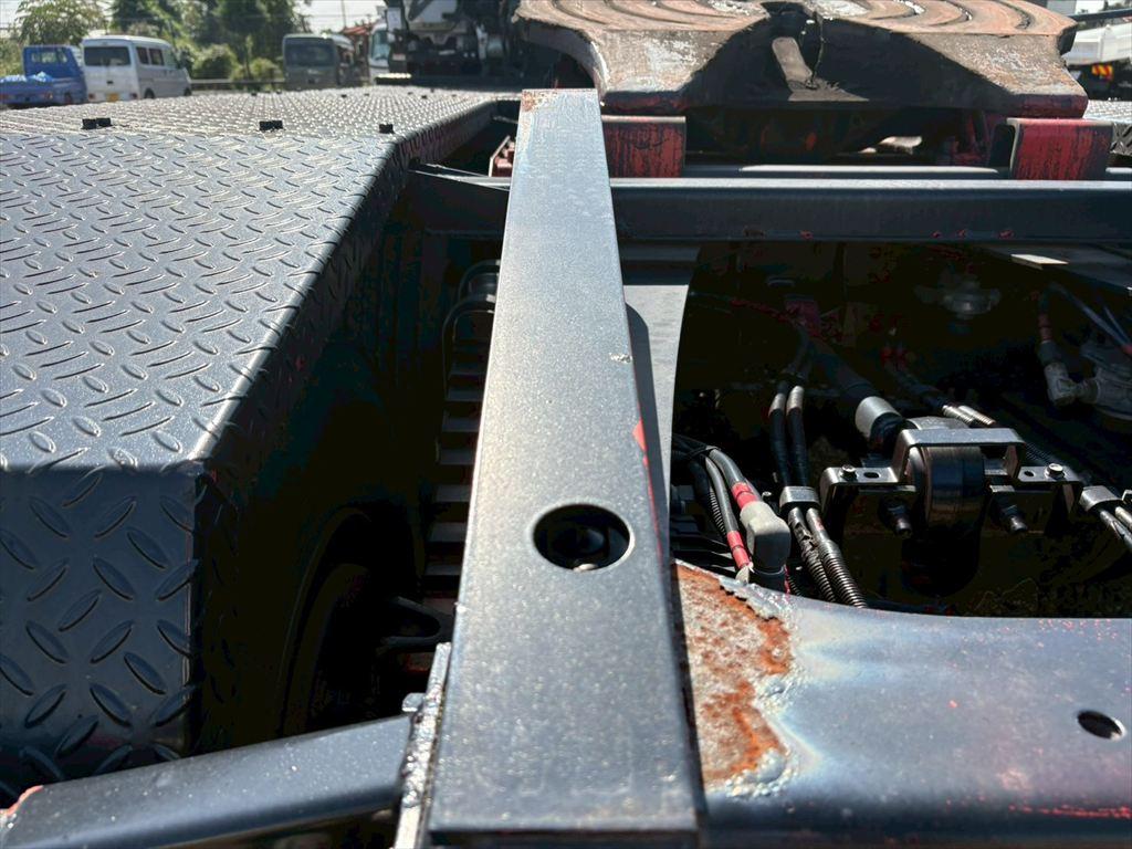 いすゞ ギガ QDG-EXZ52BJ(6x4)の写真11