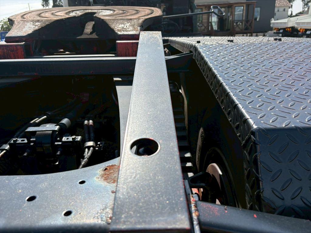 いすゞ ギガ QDG-EXZ52BJ(6x4)の写真12