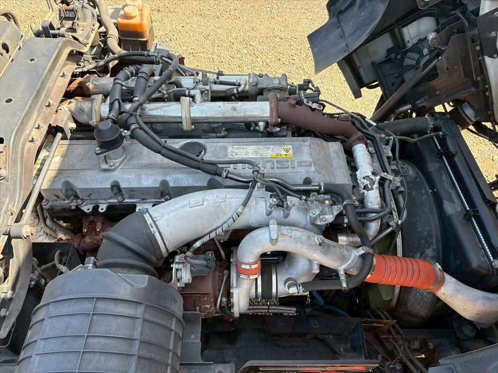 いすゞ ギガ QDG-EXZ52BJ(6x4)の写真19