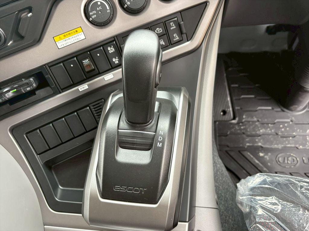 UD クオン 2PG-CD4FA(6x2)の写真23