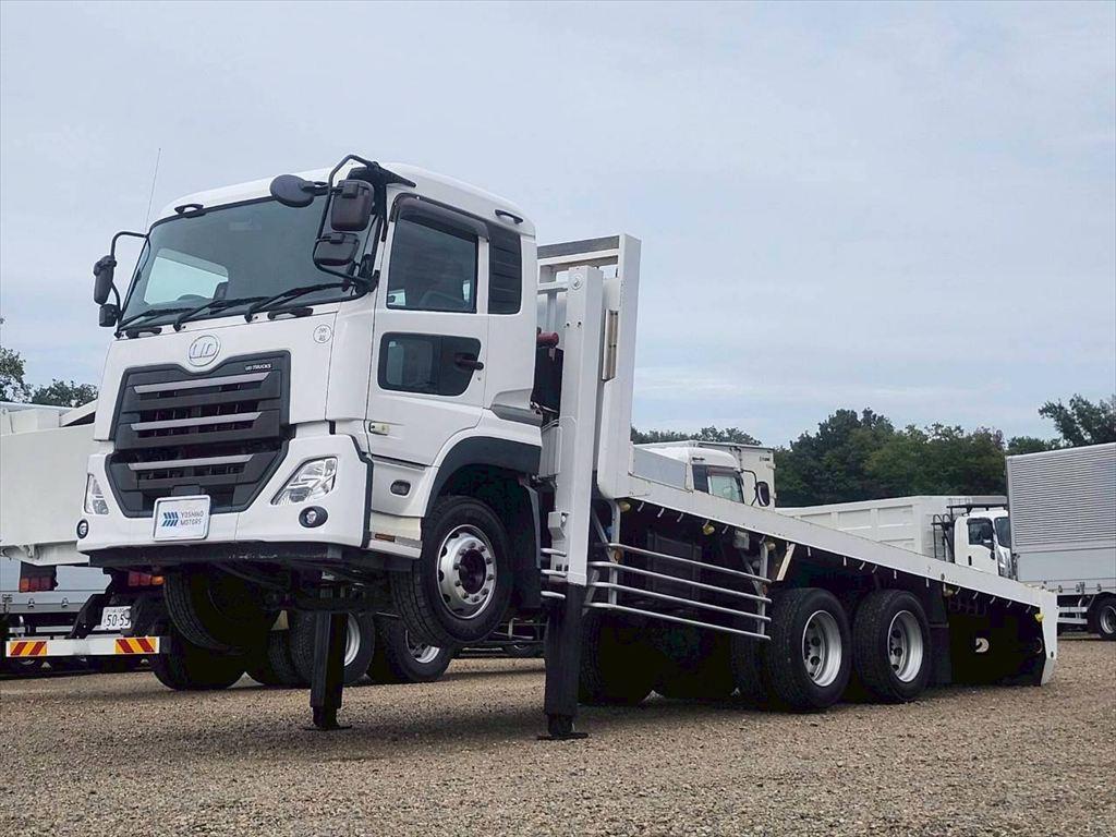 UD クオン 2PG-CW5BL(6x4)の写真1