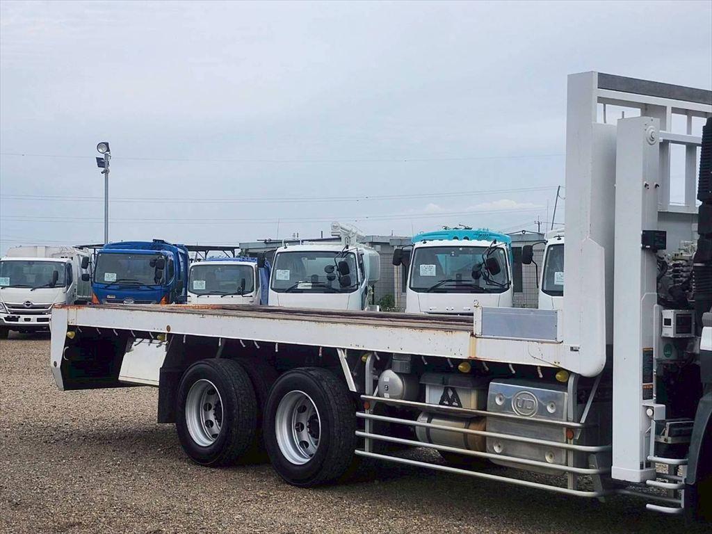 UD クオン 2PG-CW5BL(6x4)の写真5