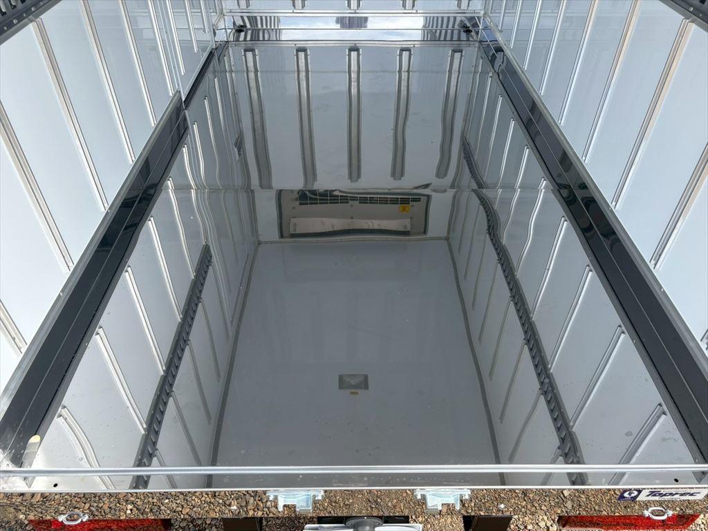 三菱 キャンター 2RG-FBA20(2WD)の写真8