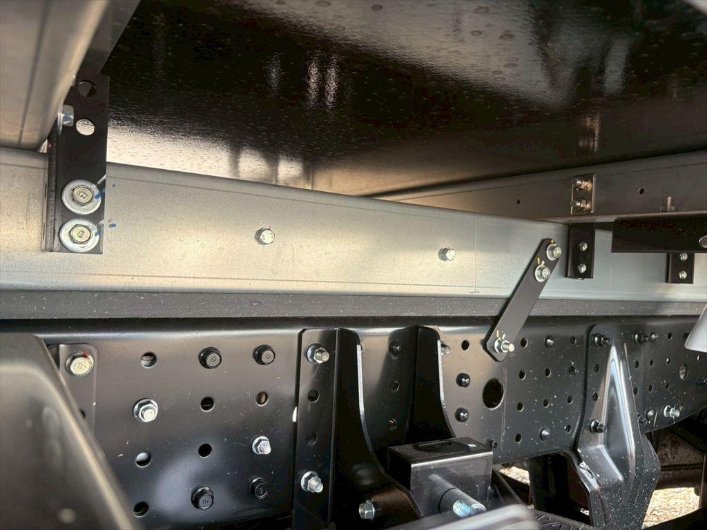 三菱 キャンター 2RG-FBA20(2WD)の写真15