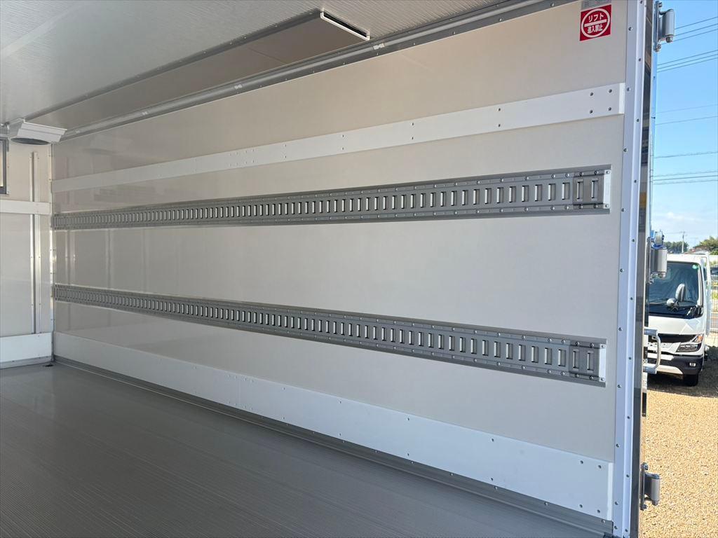 三菱 キャンター 2RG-FEB80(2WD)の写真10