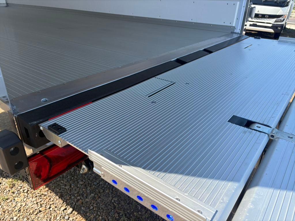 三菱 キャンター 2RG-FEB80(2WD)の写真13