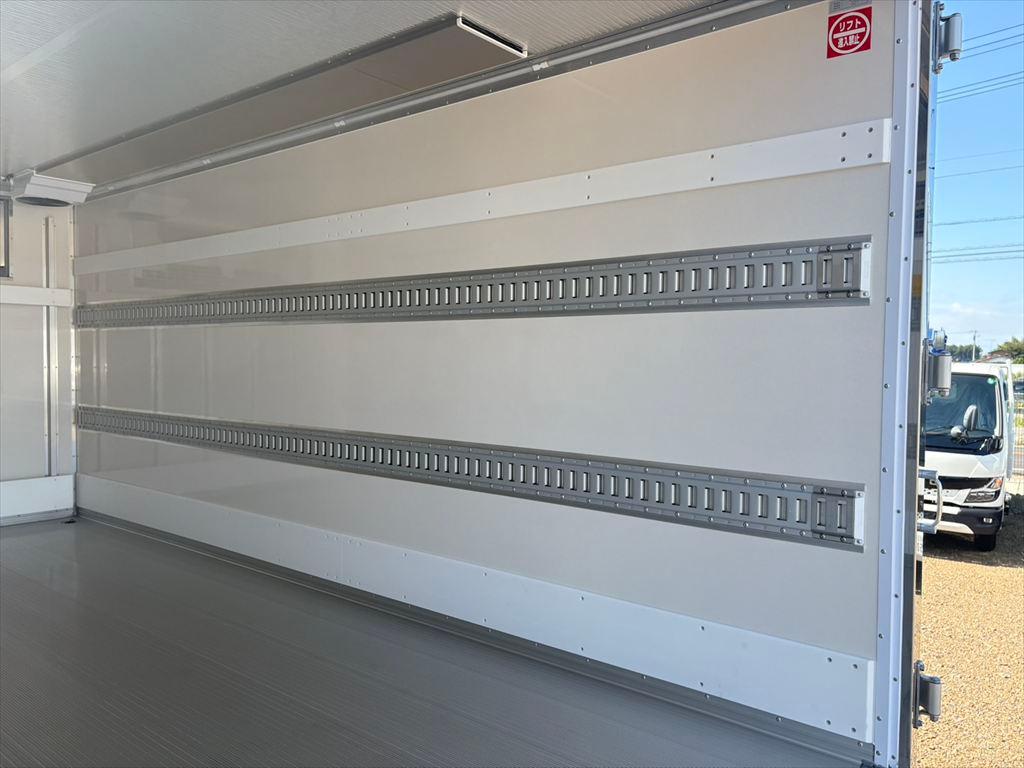 三菱 キャンター 2RG-FEB80(2WD)の写真10