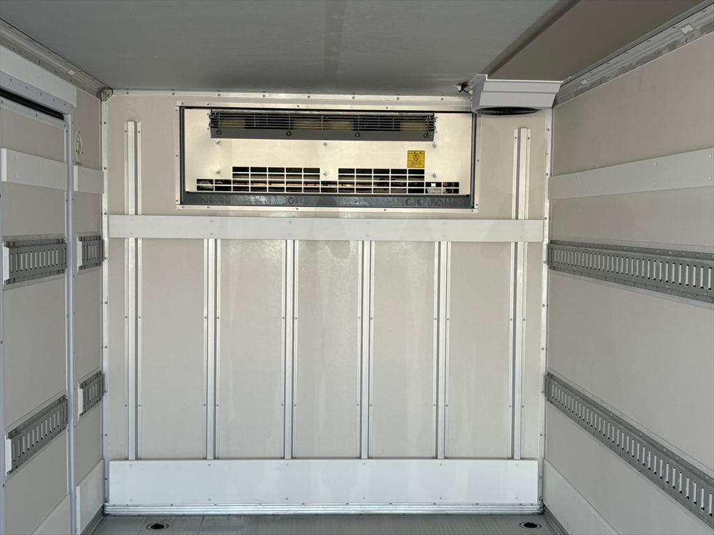 三菱 キャンター 2RG-FEB80(2WD)の写真7