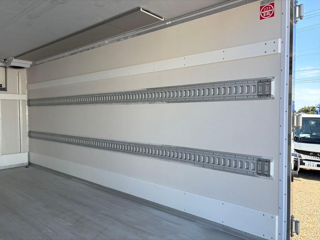 三菱 キャンター 2RG-FEB80(2WD)の写真10