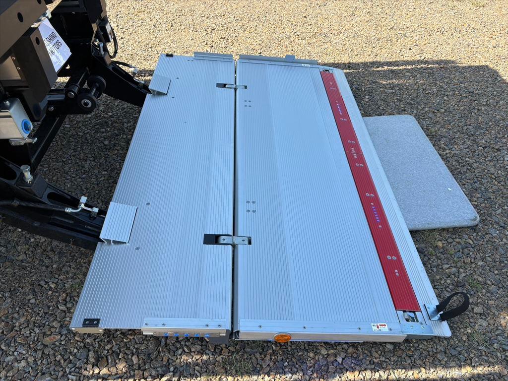 三菱 キャンター 2RG-FEB80(2WD)の写真12