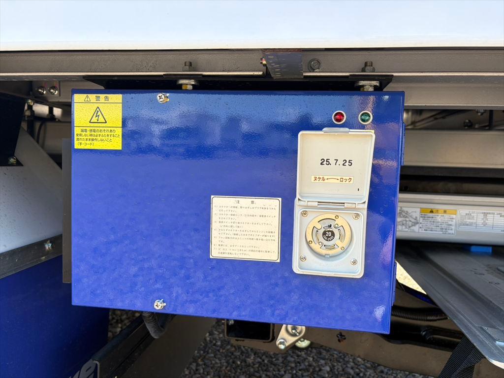 三菱 キャンター 2RG-FEB80(2WD)の写真15