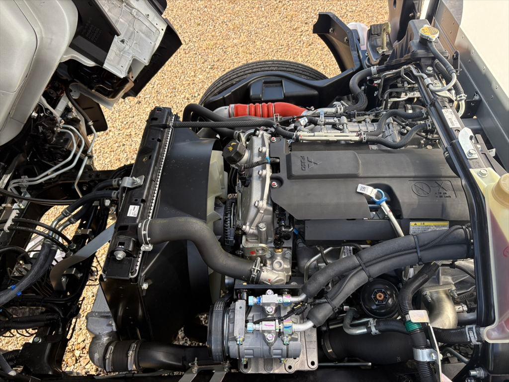 三菱 キャンター 2RG-FEB80(2WD)の写真18