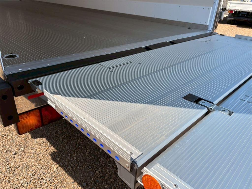 三菱 ファイター 2KG-FK65F(2WD)の写真13