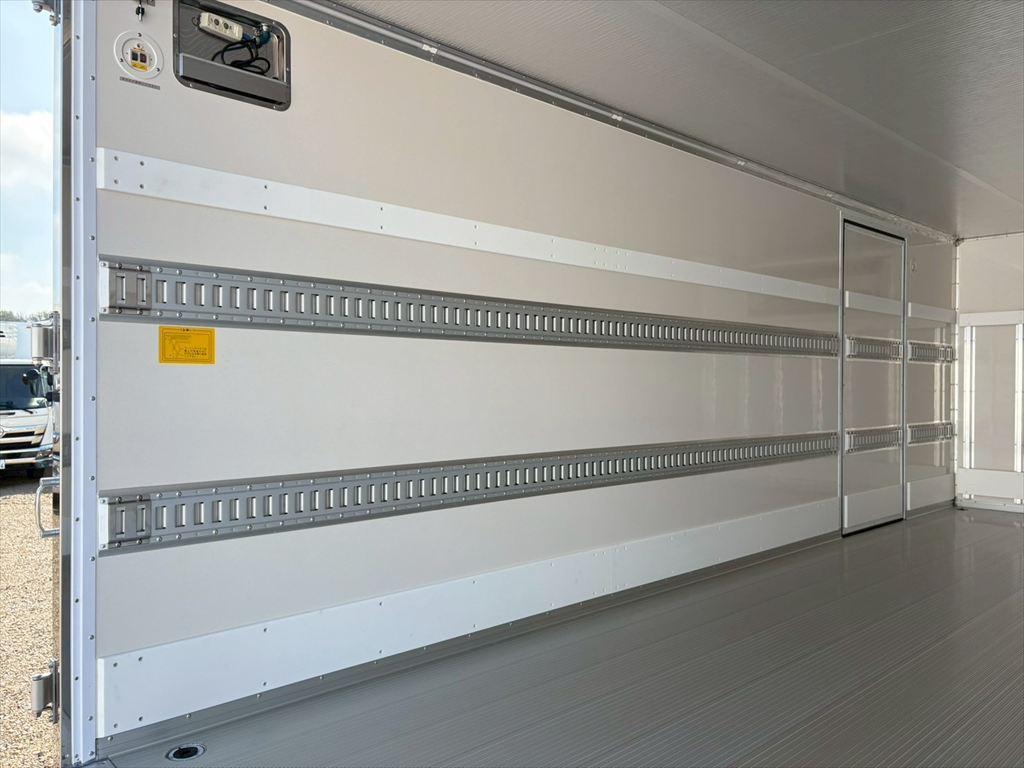 三菱 ファイター 2KG-FK65F(2WD)の写真9