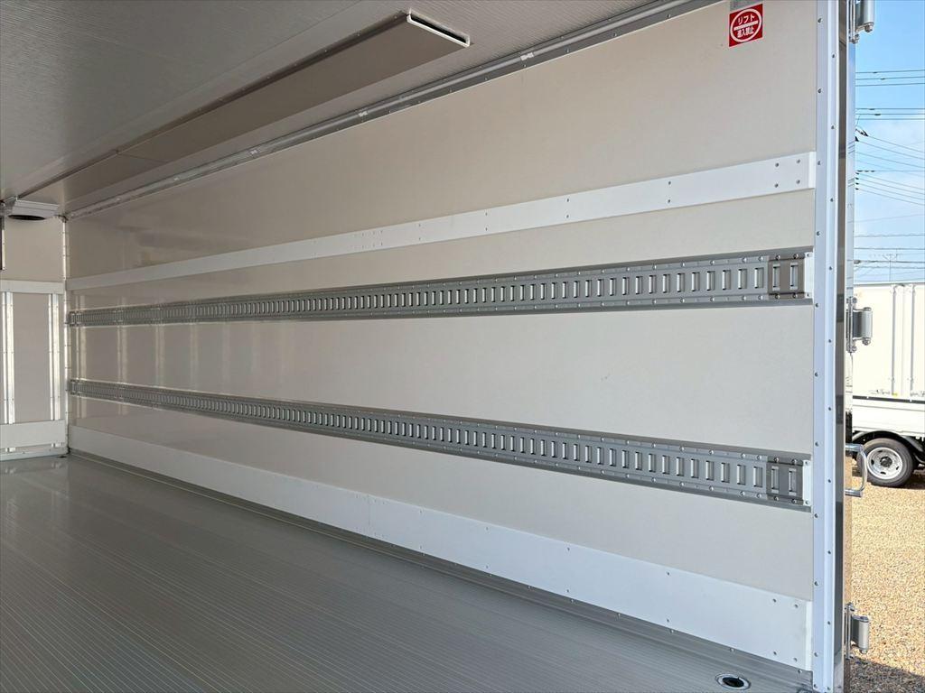 三菱 ファイター 2KG-FK65F(2WD)の写真10