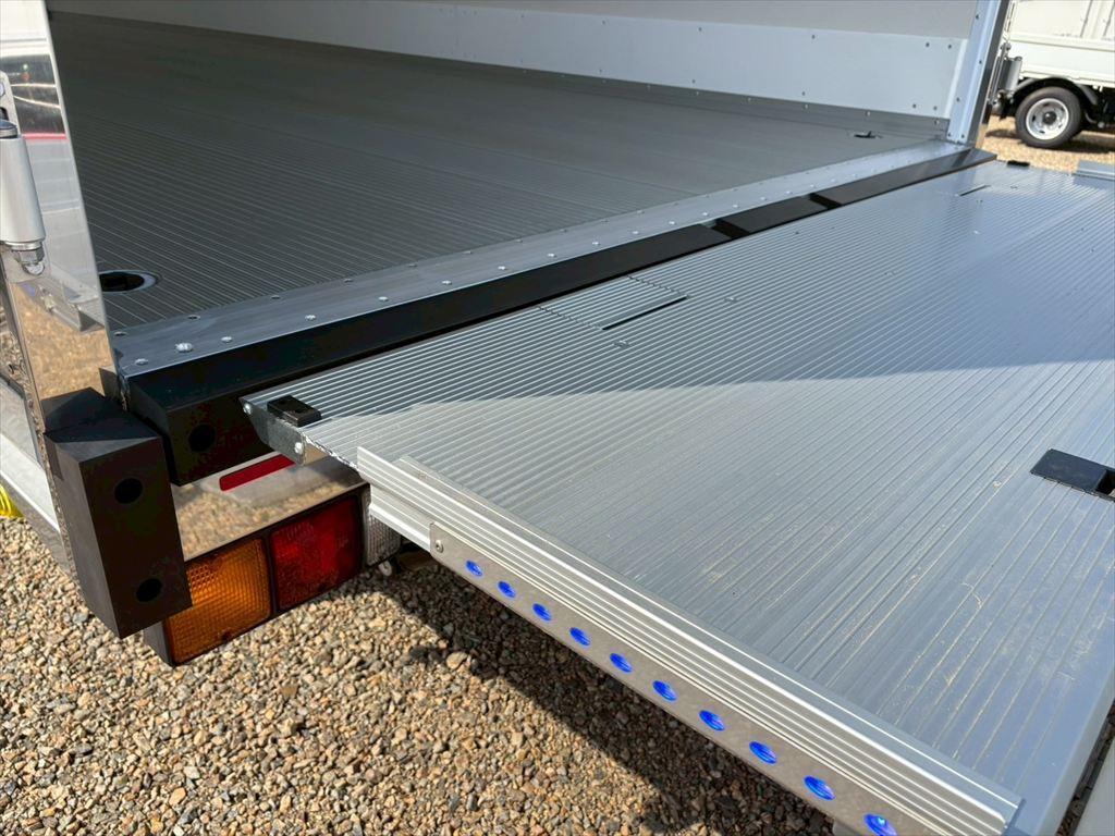 三菱 ファイター 2KG-FK65F(2WD)の写真13