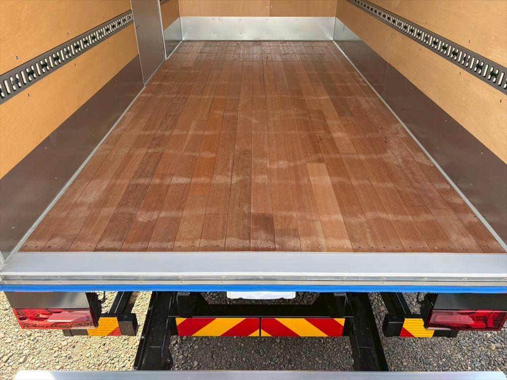 三菱 キャンター 2RG-FEB80(2WD)の写真8