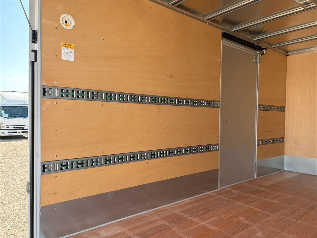 三菱 キャンター 2RG-FEB80(2WD)の写真9