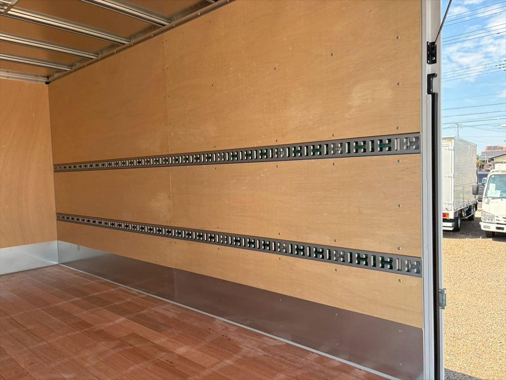 三菱 キャンター 2RG-FEB80(2WD)の写真10