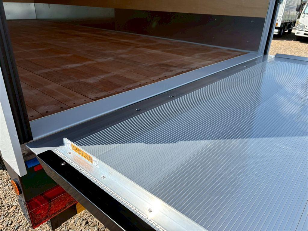 三菱 キャンター 2RG-FEB80(2WD)の写真13