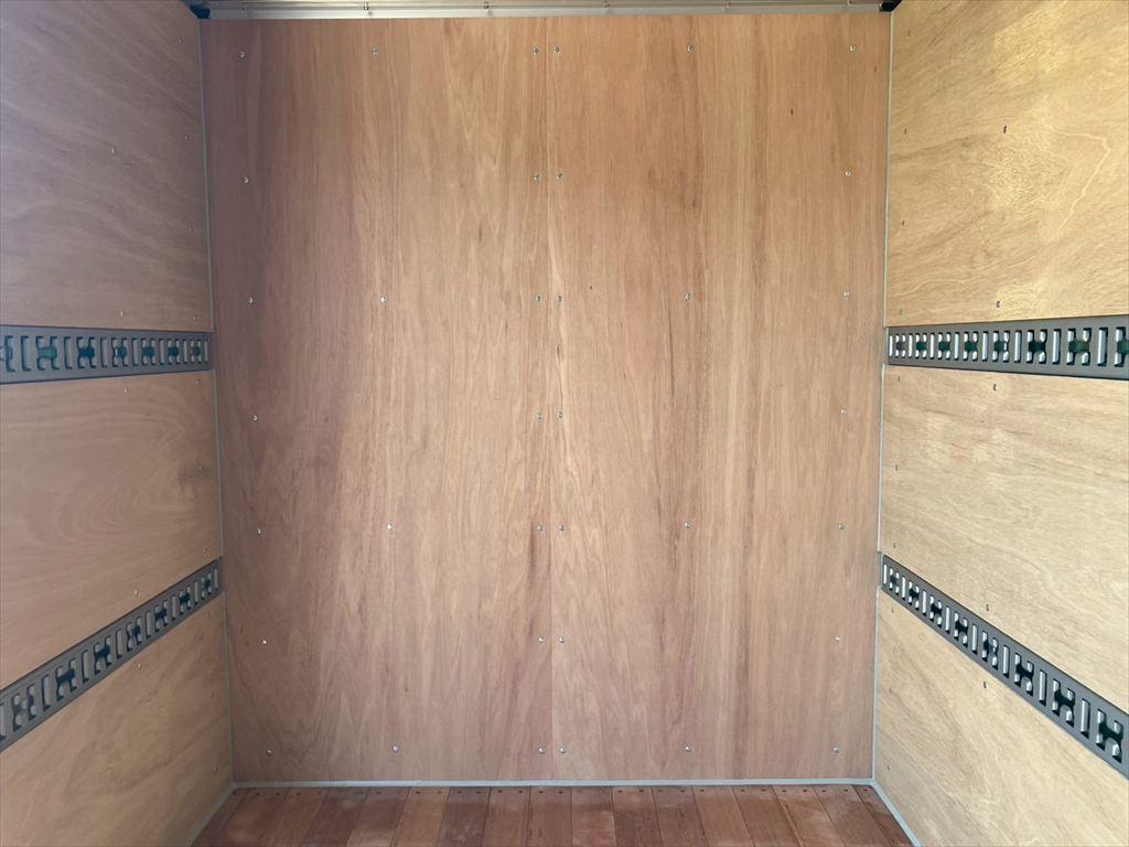 三菱 キャンター 2RG-FEAV0(2WD)の写真7