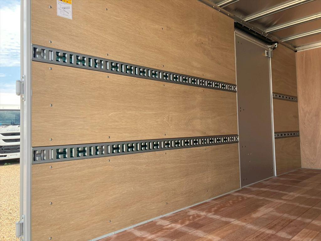 三菱 キャンター 2RG-FEAV0(2WD)の写真9