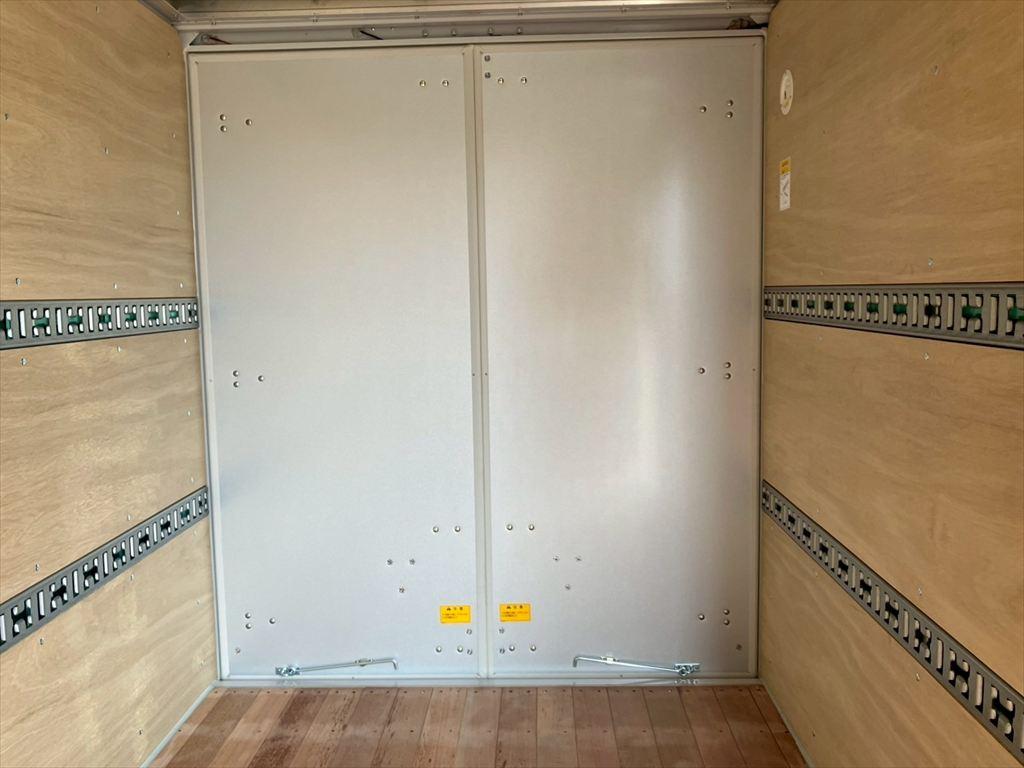 三菱 キャンター 2RG-FEAV0(2WD)の写真11