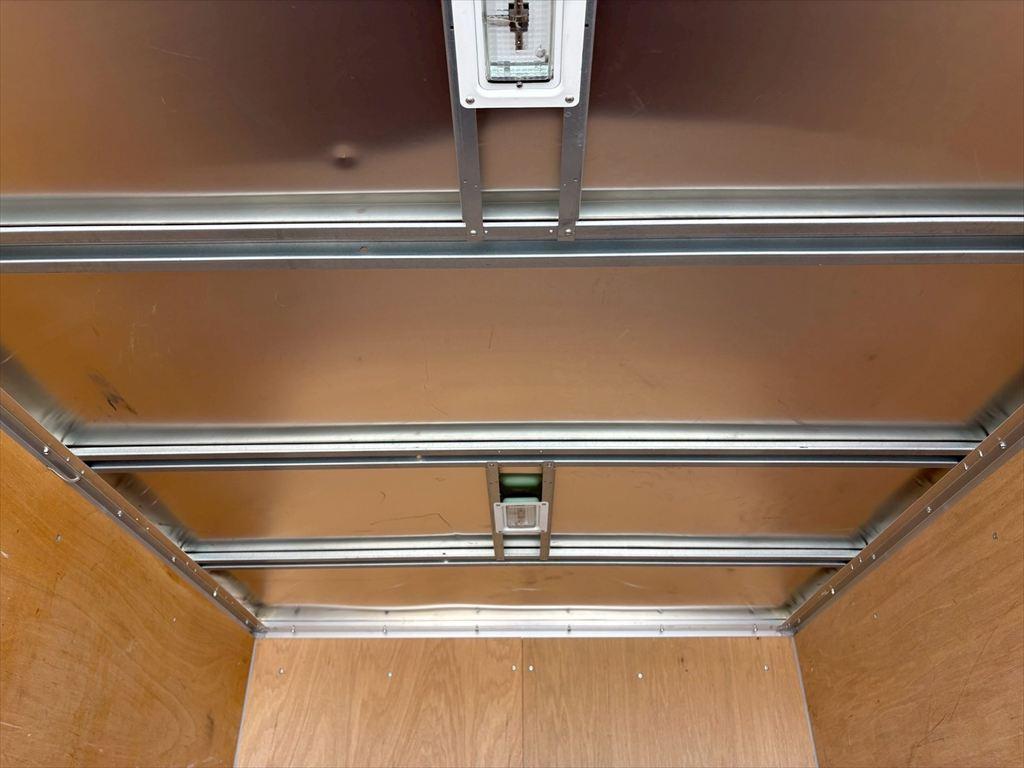 三菱 キャンター 2RG-FBA20(2WD)の写真10