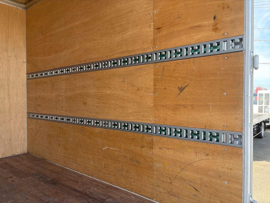 三菱 キャンター 2RG-FBA20(2WD)の写真12