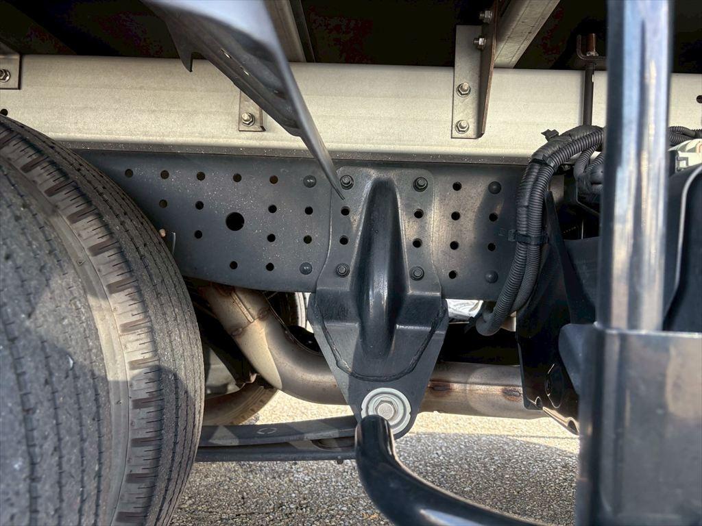 三菱 キャンター 2RG-FBA20(2WD)の写真18