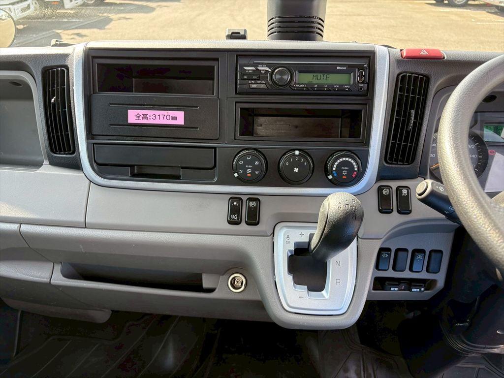 三菱 キャンター 2RG-FBA20(2WD)の写真22