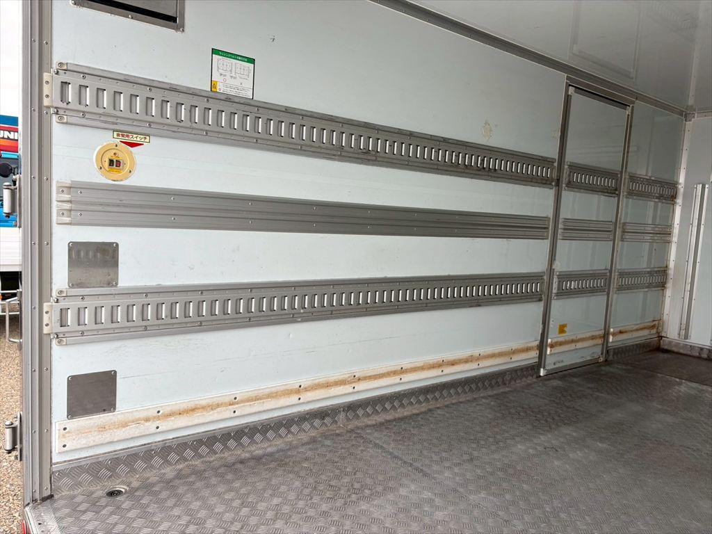 日野 デュトロ 2RG-XZU712M(2WD)の写真9