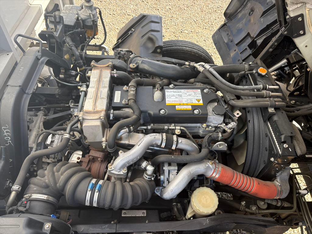 いすゞ フォワード 2RG-FRR90T2(2WD)の写真20