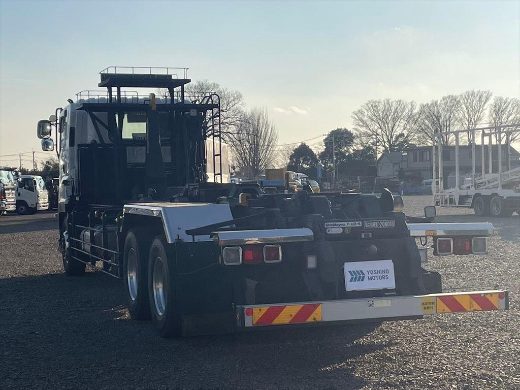 いすゞ ギガ 2KG-CYZ77C(6x4)の写真3