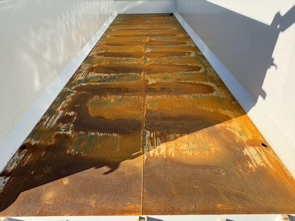 いすゞ ギガ 2KG-CYZ77C(6x4)の写真8