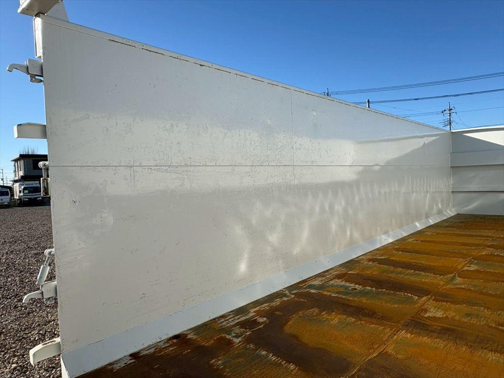 いすゞ ギガ 2KG-CYZ77C(6x4)の写真9