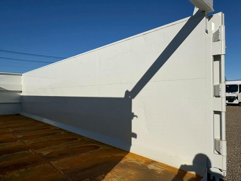 いすゞ ギガ 2KG-CYZ77C(6x4)の写真10