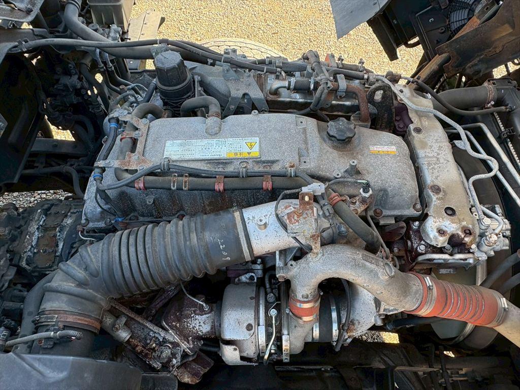 いすゞ ギガ 2KG-CYZ77C(6x4)の写真18