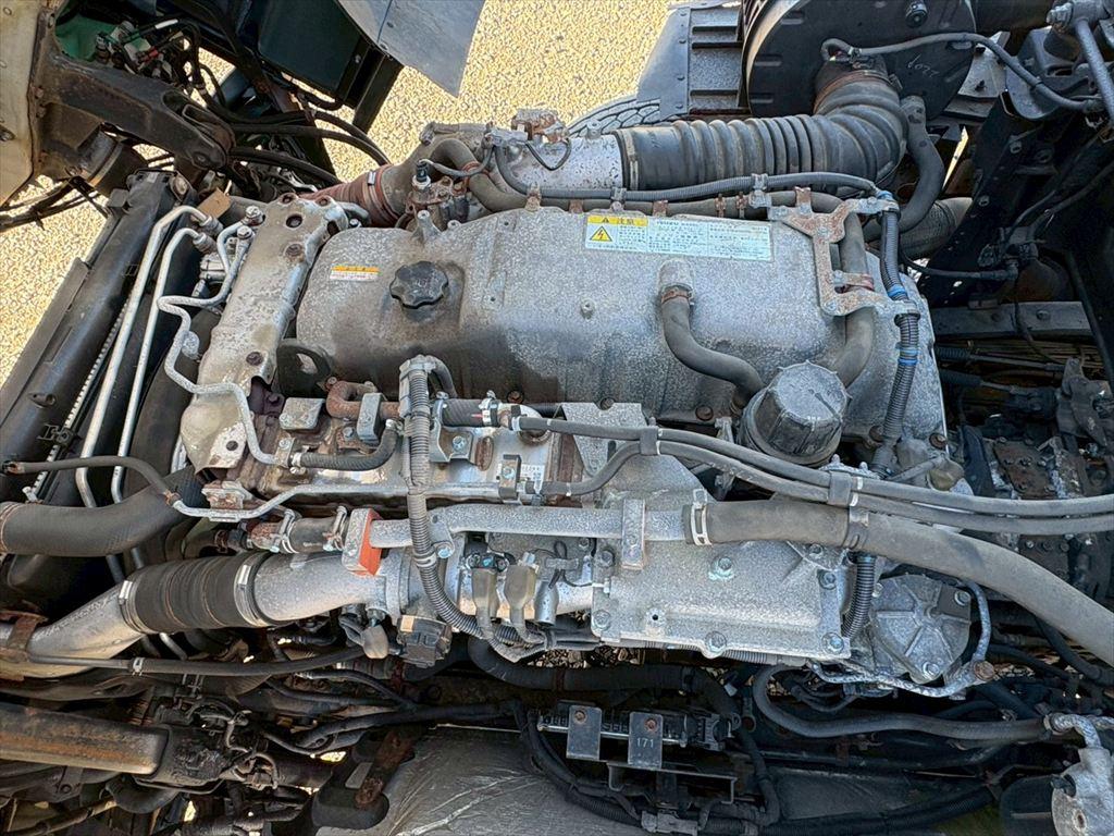 いすゞ ギガ 2KG-CYZ77C(6x4)の写真19