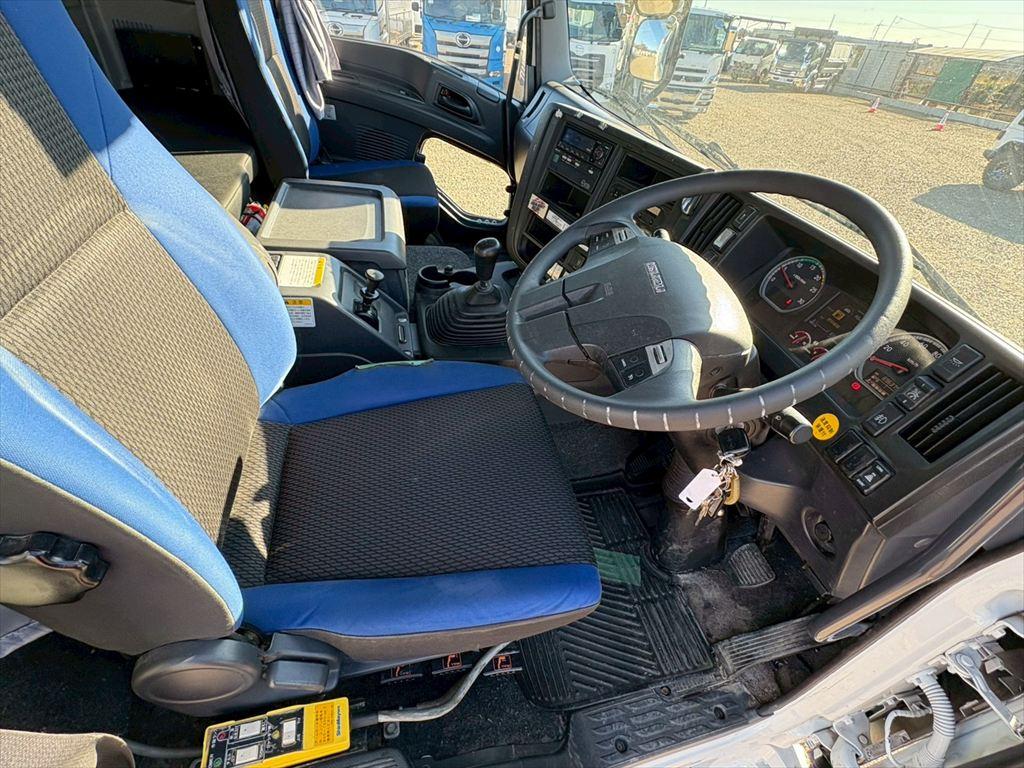 いすゞ ギガ 2KG-CYZ77C(6x4)の写真21