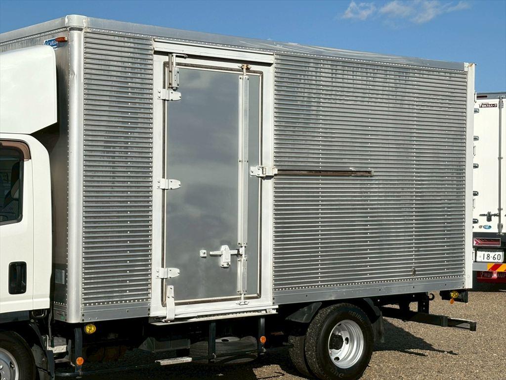 いすゞ エルフ TPG-NMR85AN(2WD)の写真6