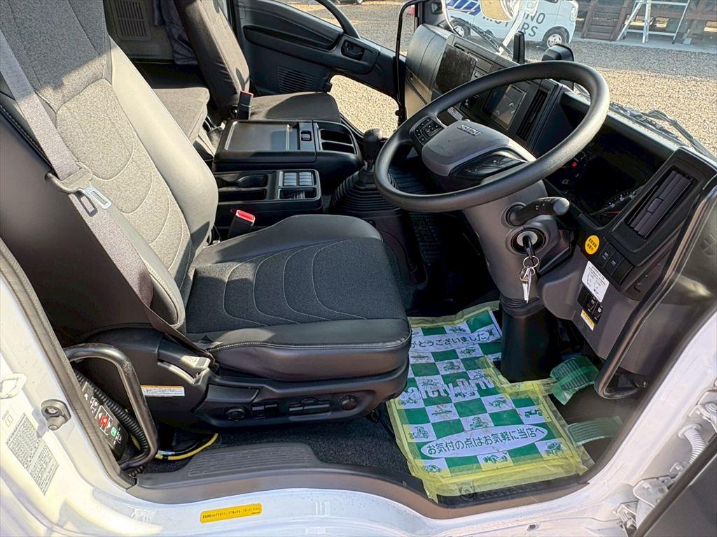 いすゞ フォワード 2RG-FTR90V4(2WD)の写真21