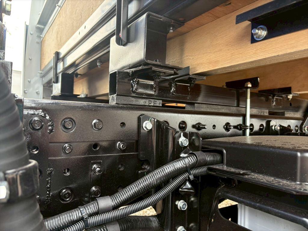 三菱 キャンター 2RG-FEAV0(2WD)の写真15