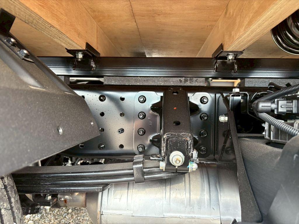 三菱 キャンター 2RG-FEAV0(2WD)の写真18