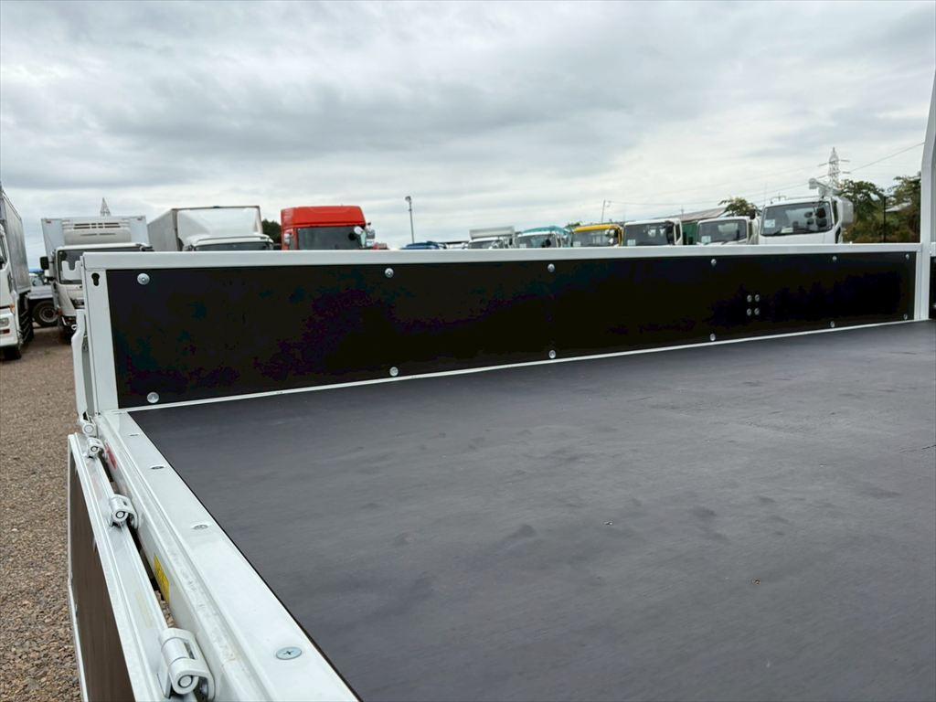 三菱 キャンター 2PG-FEB80(2WD)の写真9