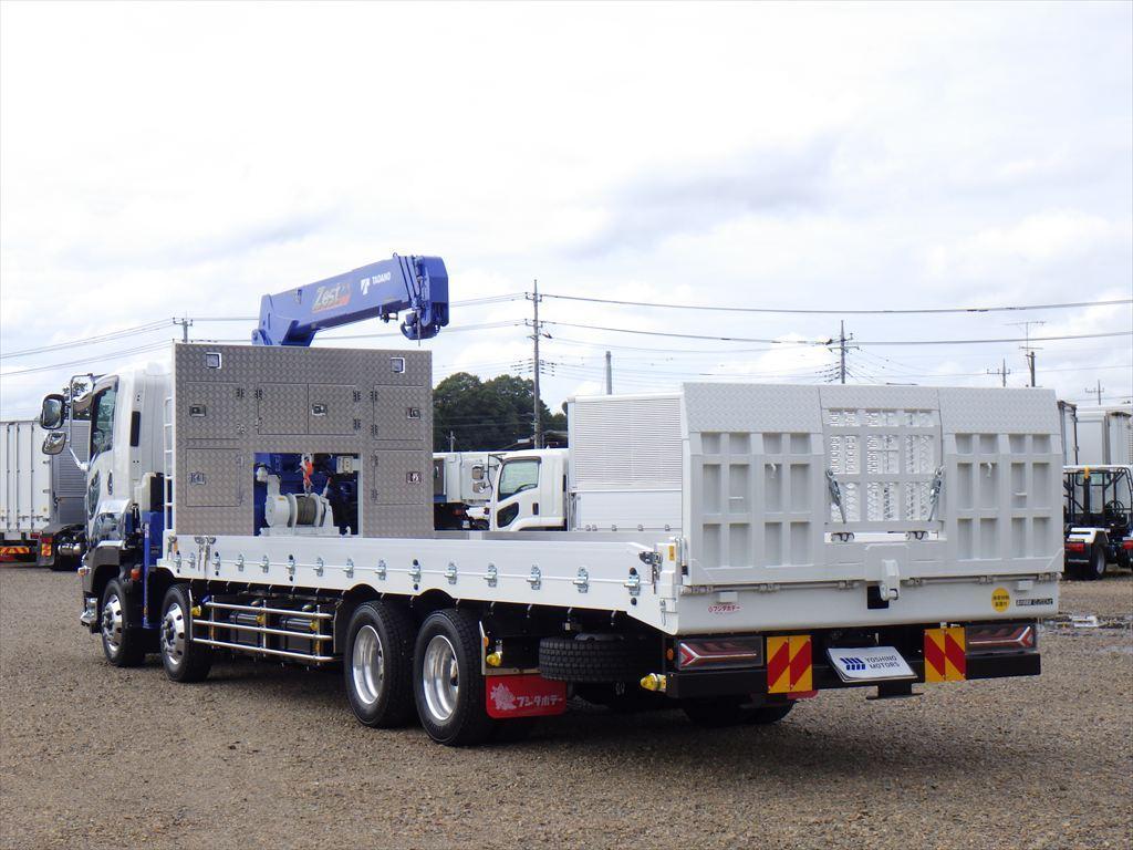 いすゞ ギガ 2PG-CYH77D(8x4)の写真3