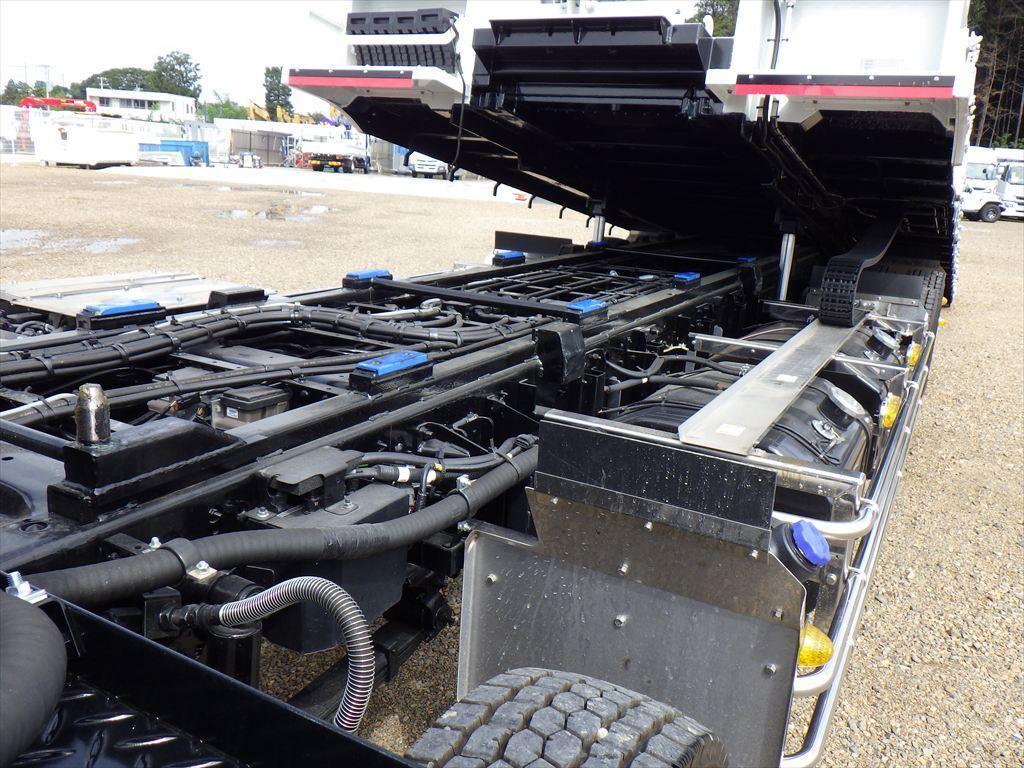 いすゞ ギガ 2PG-CYH77D(8x4)の写真14