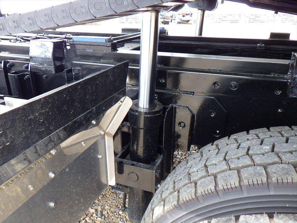 いすゞ ギガ 2PG-CYH77D(8x4)の写真15