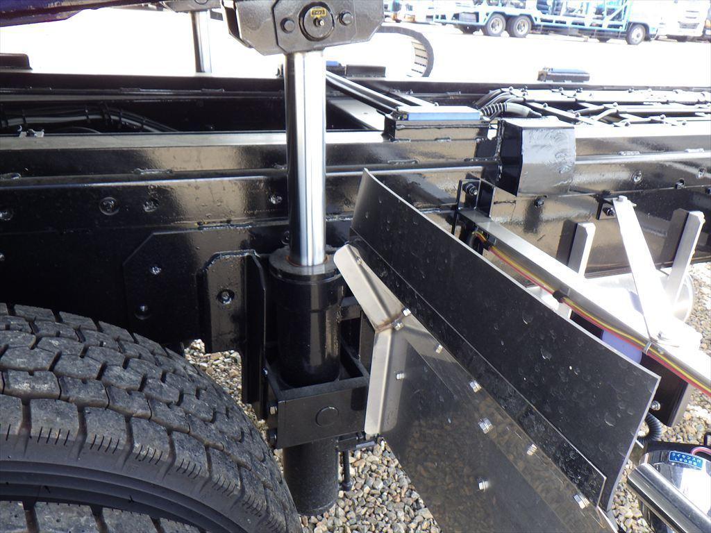 いすゞ ギガ 2PG-CYH77D(8x4)の写真16